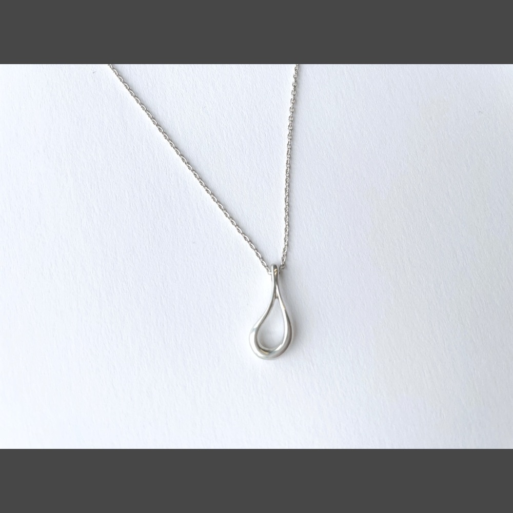 Tiffany & Co. Elsa Peretti open teardrop necklace